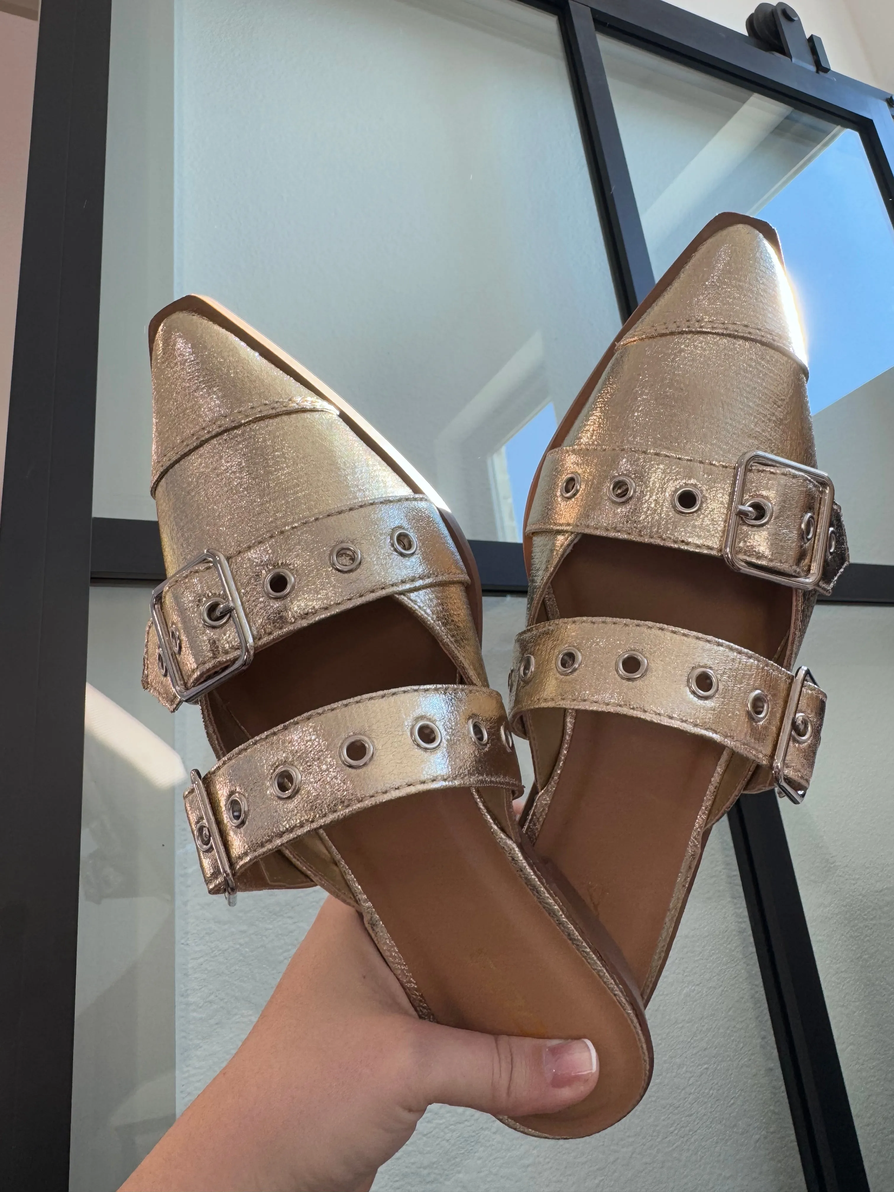 DOORBUSTER: Popular Buckle Flat - Gold