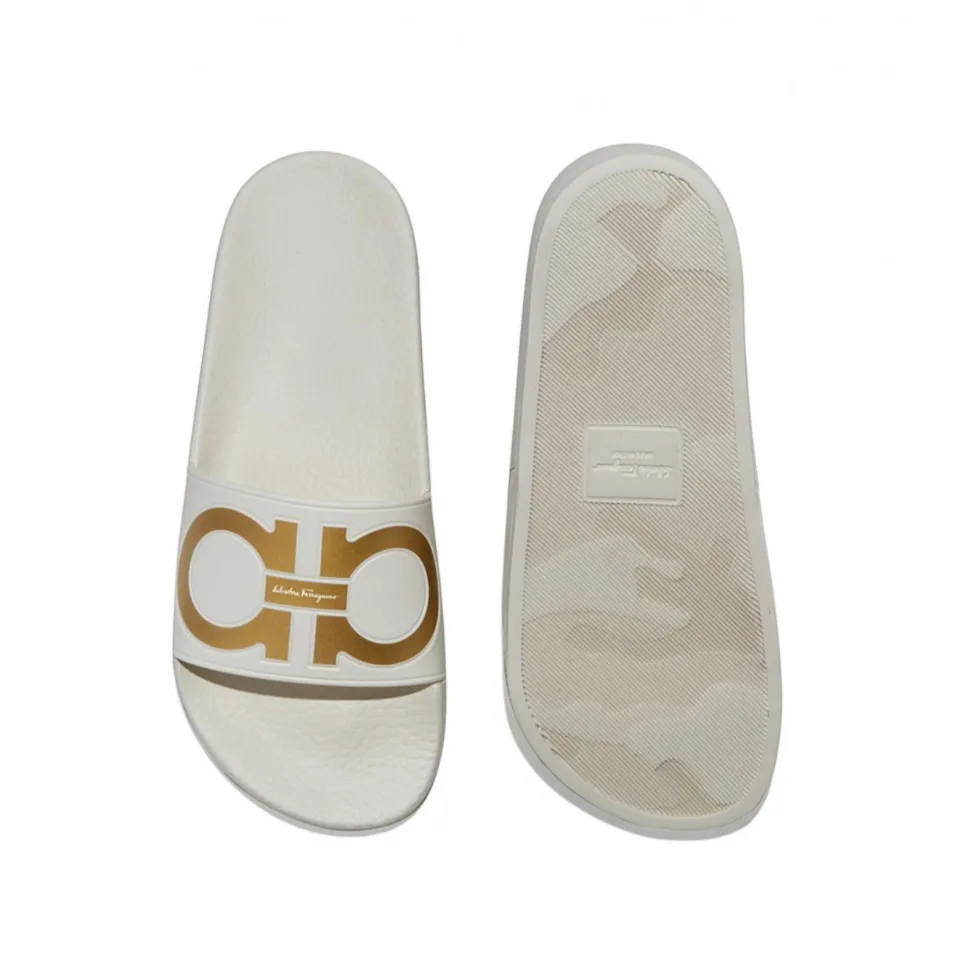 Salvatore Ferragamo Groove Slide in Bianco