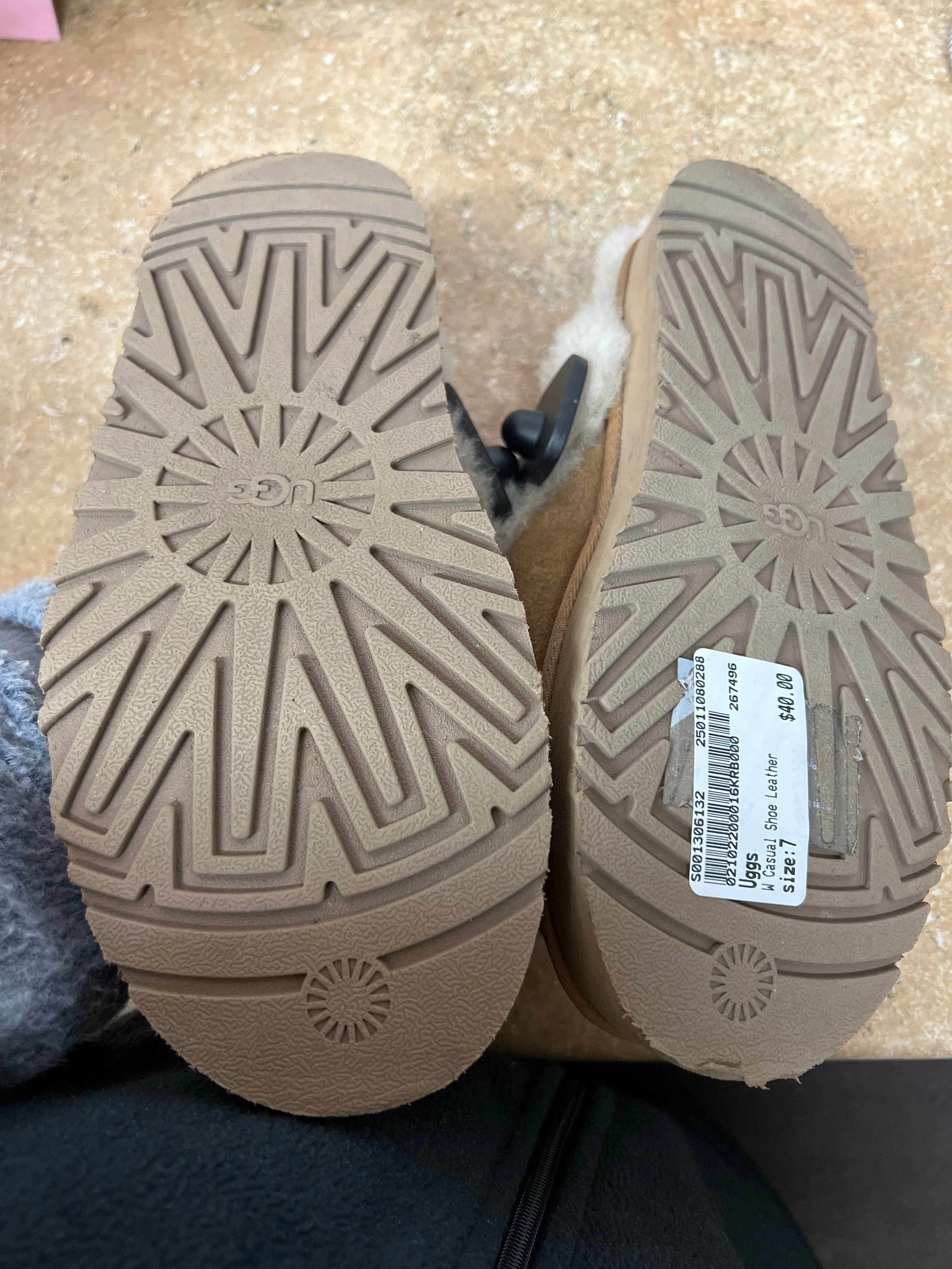 Ugg Casual Shoes Women's Size 7