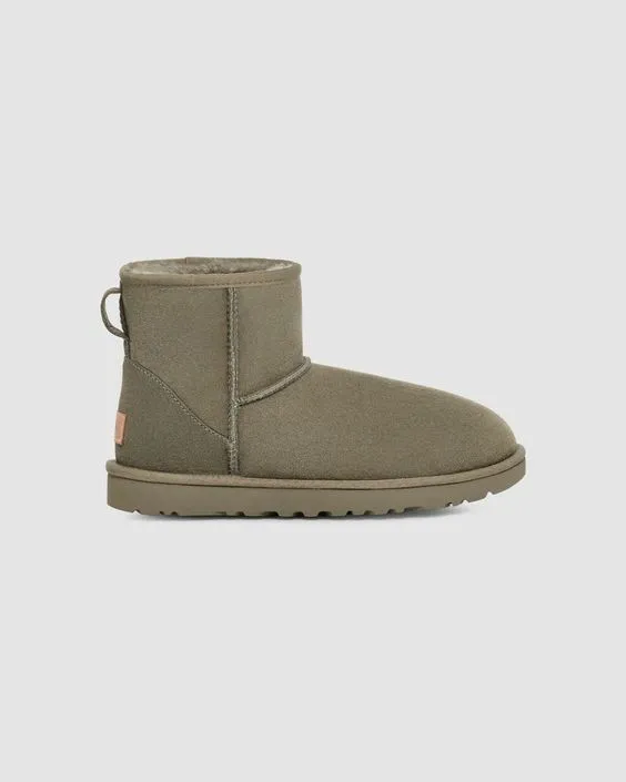 UGG- WOMEN'S CLASSIC MINI II BOOT